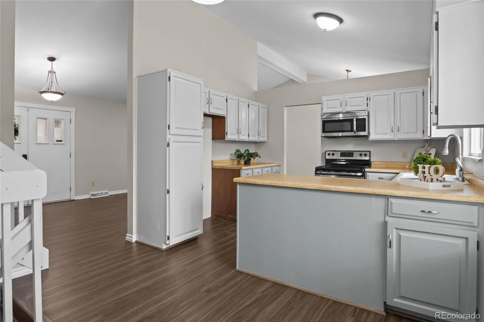 3737 S Walden Street Aurora CO 80013 MLS #REC3365833 05022026055840 1600 7