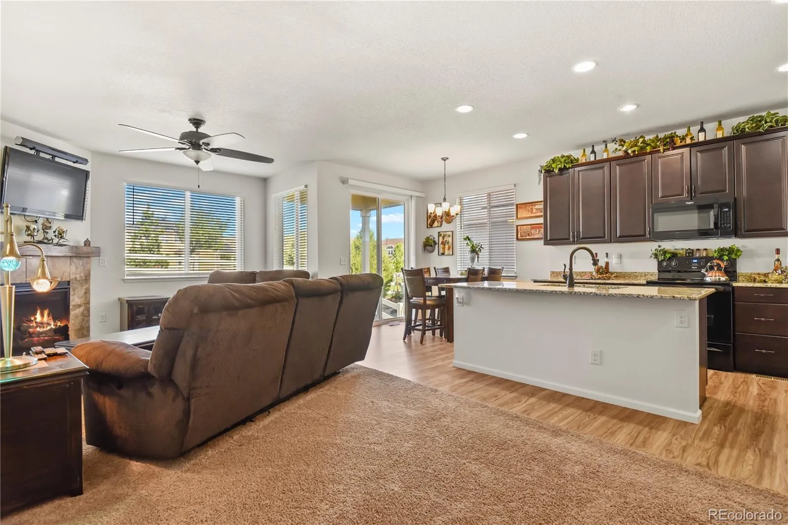3921 John Court Castle Rock CO 80104 | MLS #REC3367351 05242026233520 1600 13