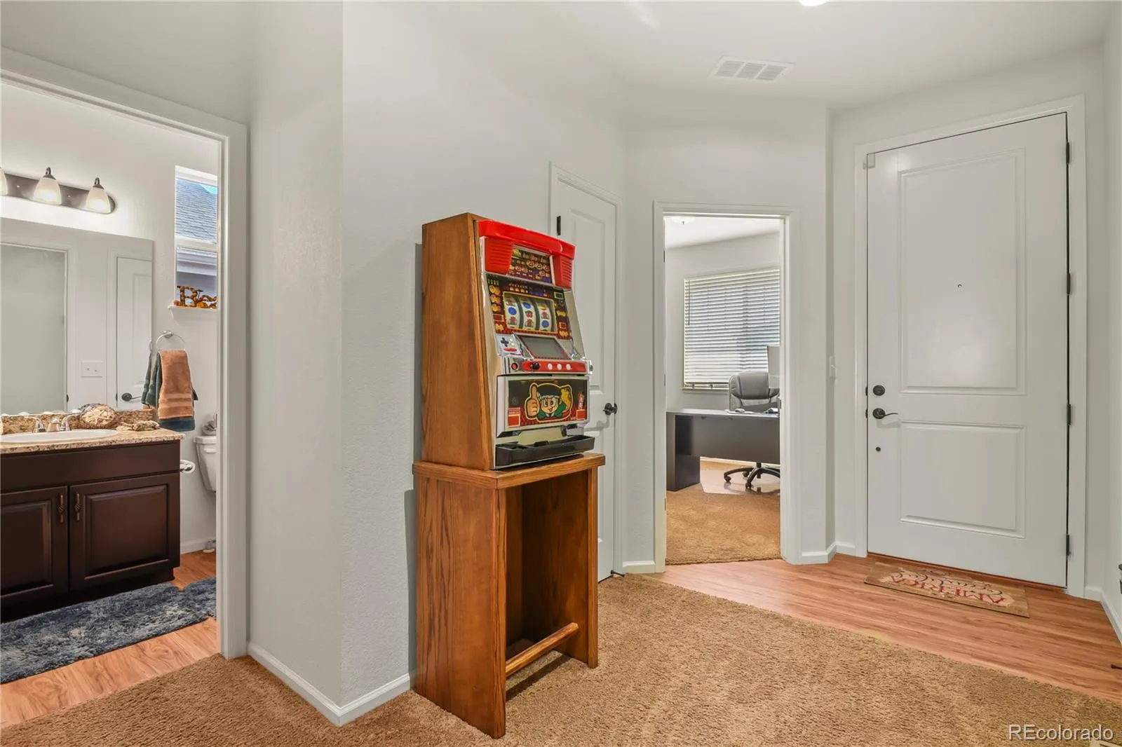 3921 John Court Castle Rock CO 80104 | MLS #REC3367351 05242026233520 1600 4
