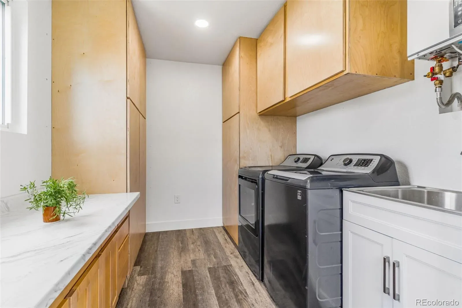 884 Vaughn Street Aurora CO 80011 MLS #REC3367783 03182026165933 1600 13