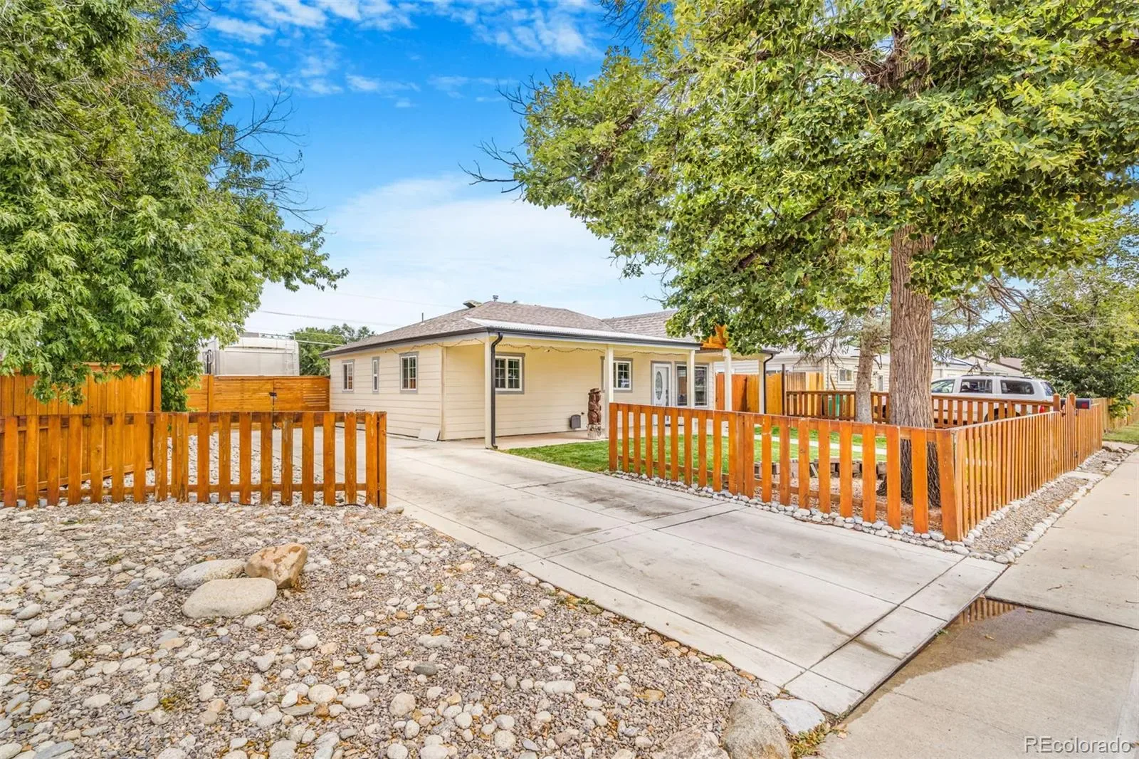884 Vaughn Street Aurora CO 80011 MLS #REC3367783 03182026165933 1600 2