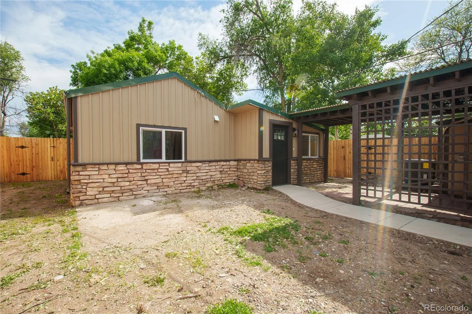 8060 W 12th Avenue Lakewood CO 80214 MLS #REC3370786 06122026205320 1600 43