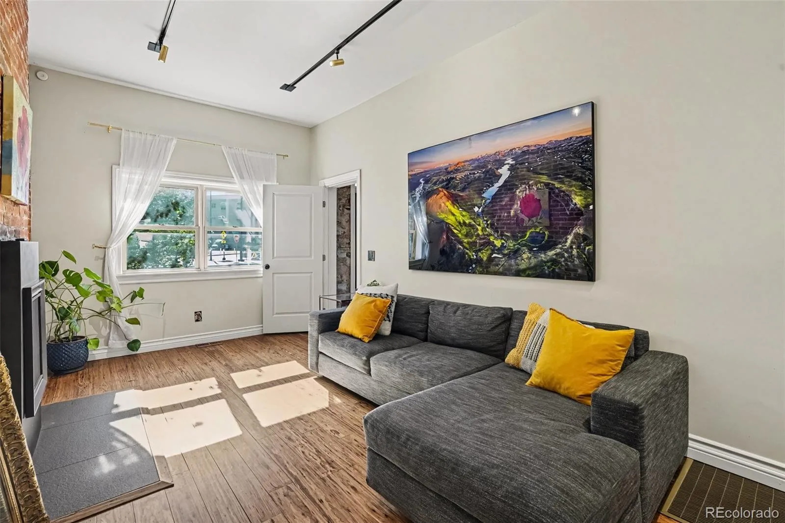 3127 California Street Denver CO 80205 | MLS #REC3371953 10152026192425 1600 2