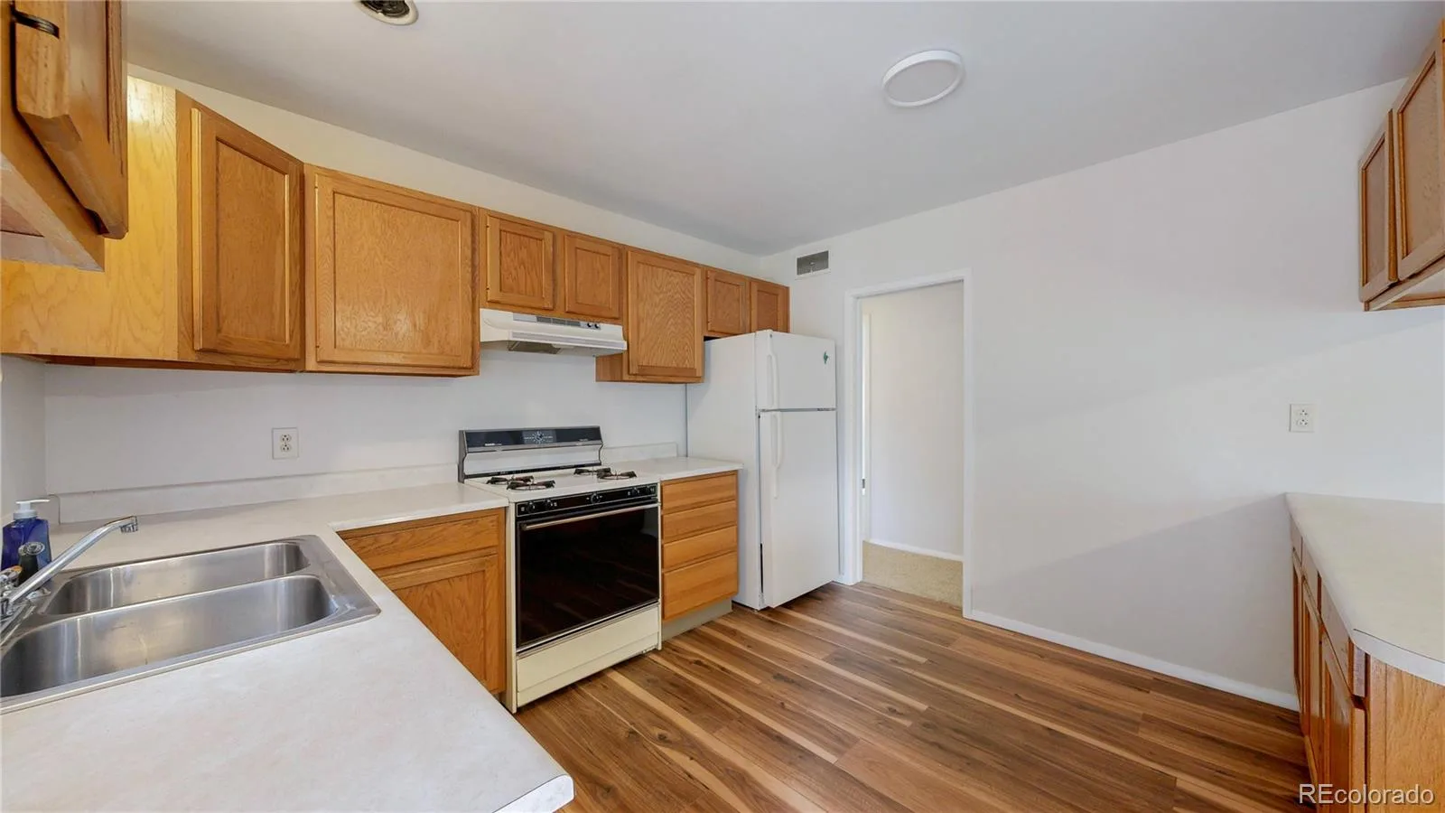 820 Tucson Street Aurora CO 80011 | MLS #REC3377818 07312026172505 1600 12