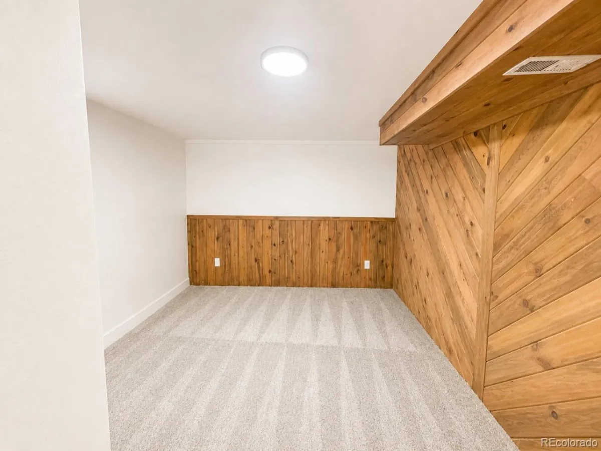 1315 S Knox Court Denver CO 80219 MLS #REC3378591 05022026161900 1200 22