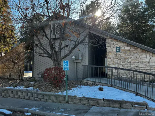 2575 S Syracuse Way #M108 Denver CO 80231 MLS #REC3381930 03212025043342 640 26