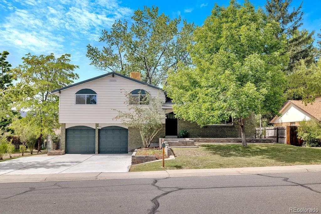 1569 S Lee Street Lakewood CO 80232 | MLS #REC3383080 09232026072319 1024 1