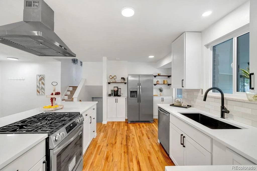 1569 S Lee Street Lakewood CO 80232 | MLS #REC3383080 09232026072319 1024 11