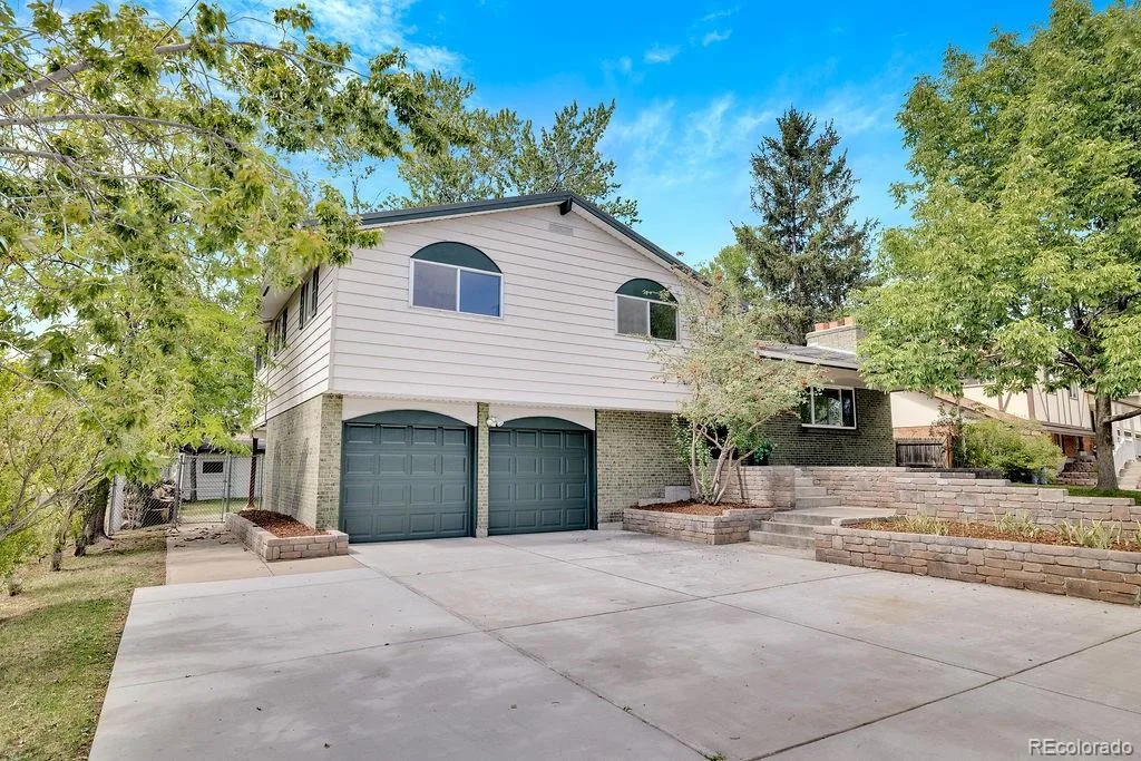1569 S Lee Street Lakewood CO 80232 | MLS #REC3383080 09232026072319 1024 2