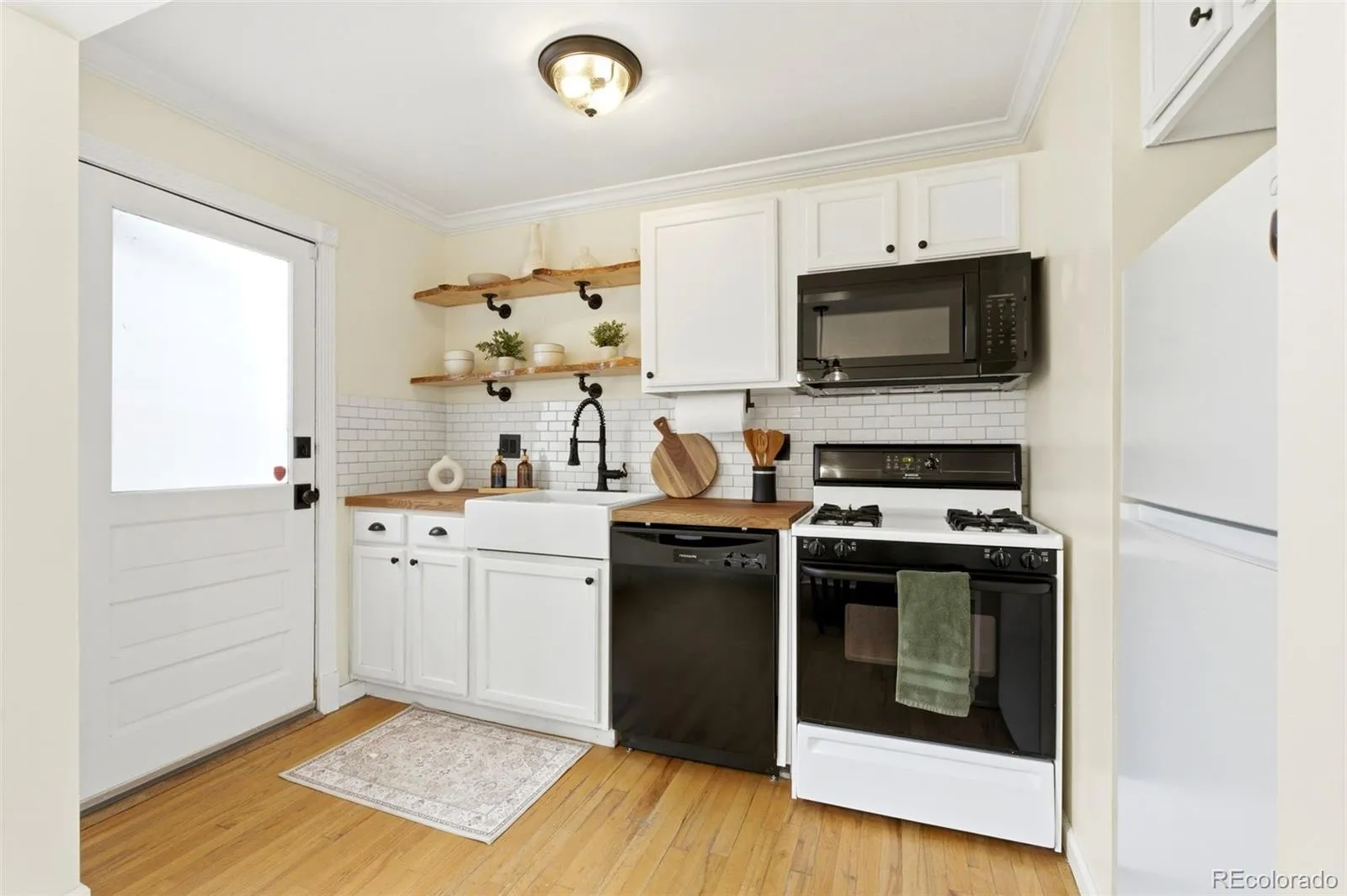 04152026211249 1600 8