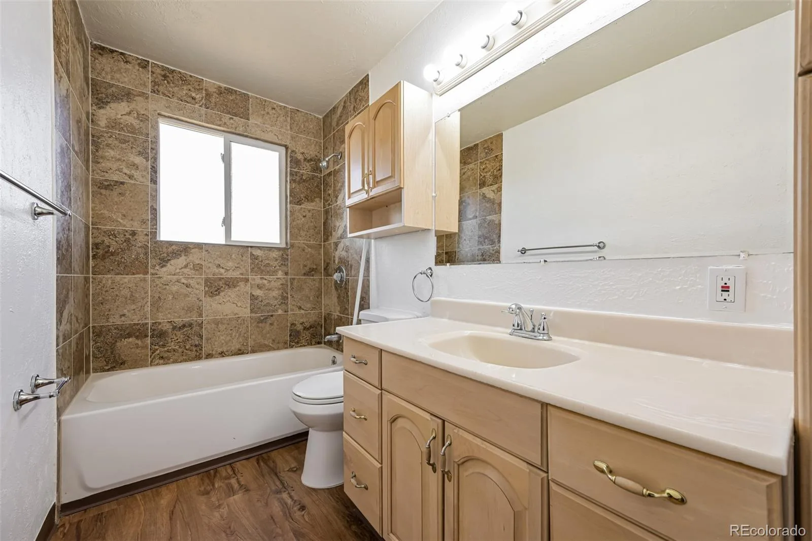 18064 E Ford Place Aurora CO 80017 | MLS #REC3391997 08242026160958 1600 19