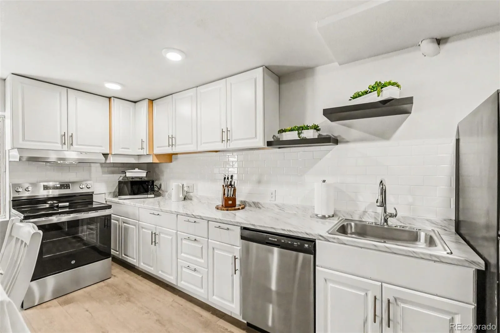 18390 E Baltic Place Aurora CO 80013 | MLS #REC3398155 07172026133801 1600 30