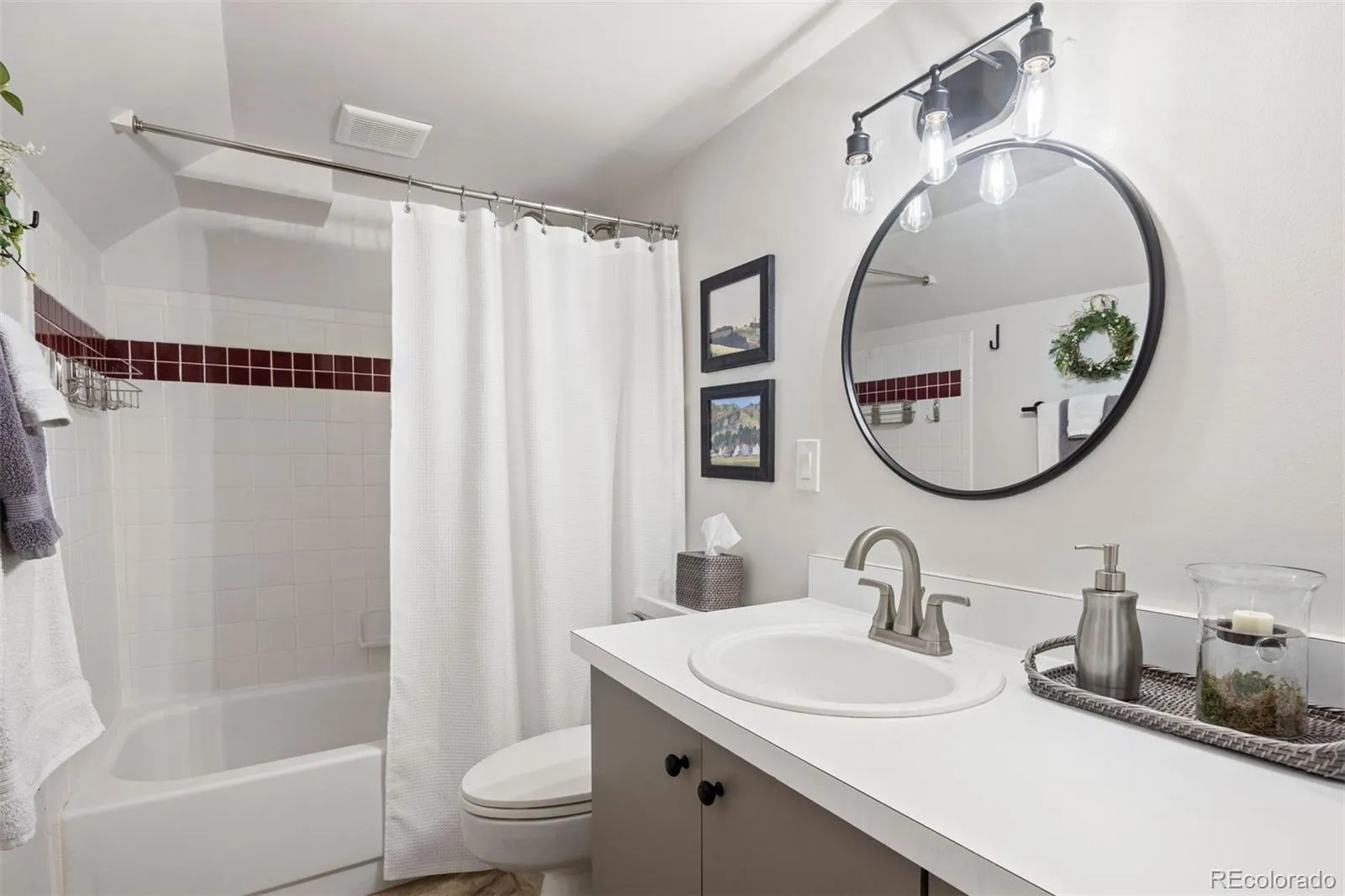 04032026220258 1600 24