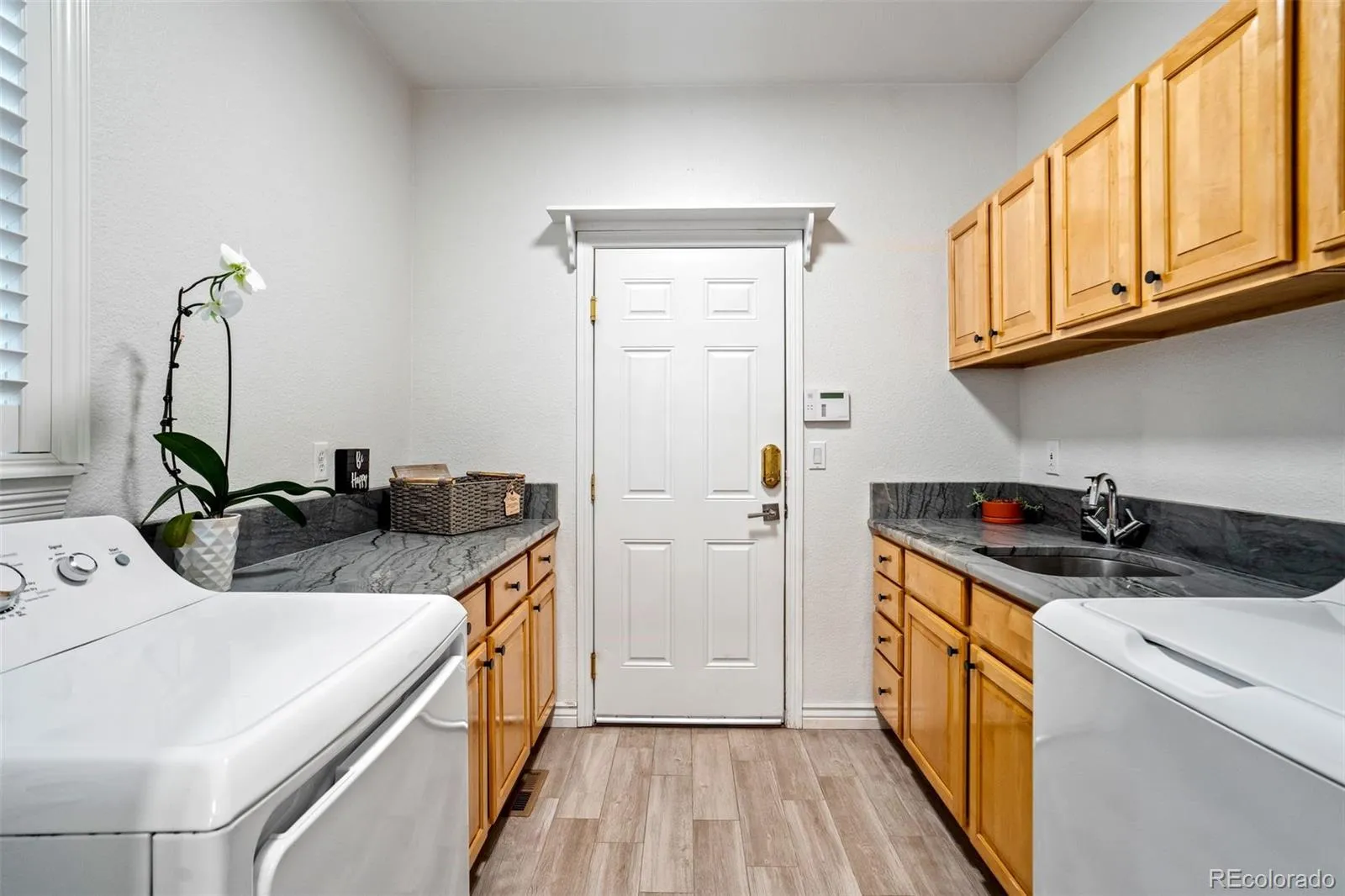 327 Ingleton Court Castle Pines CO 80108 MLS #REC3399379 04302026195350 1600 20