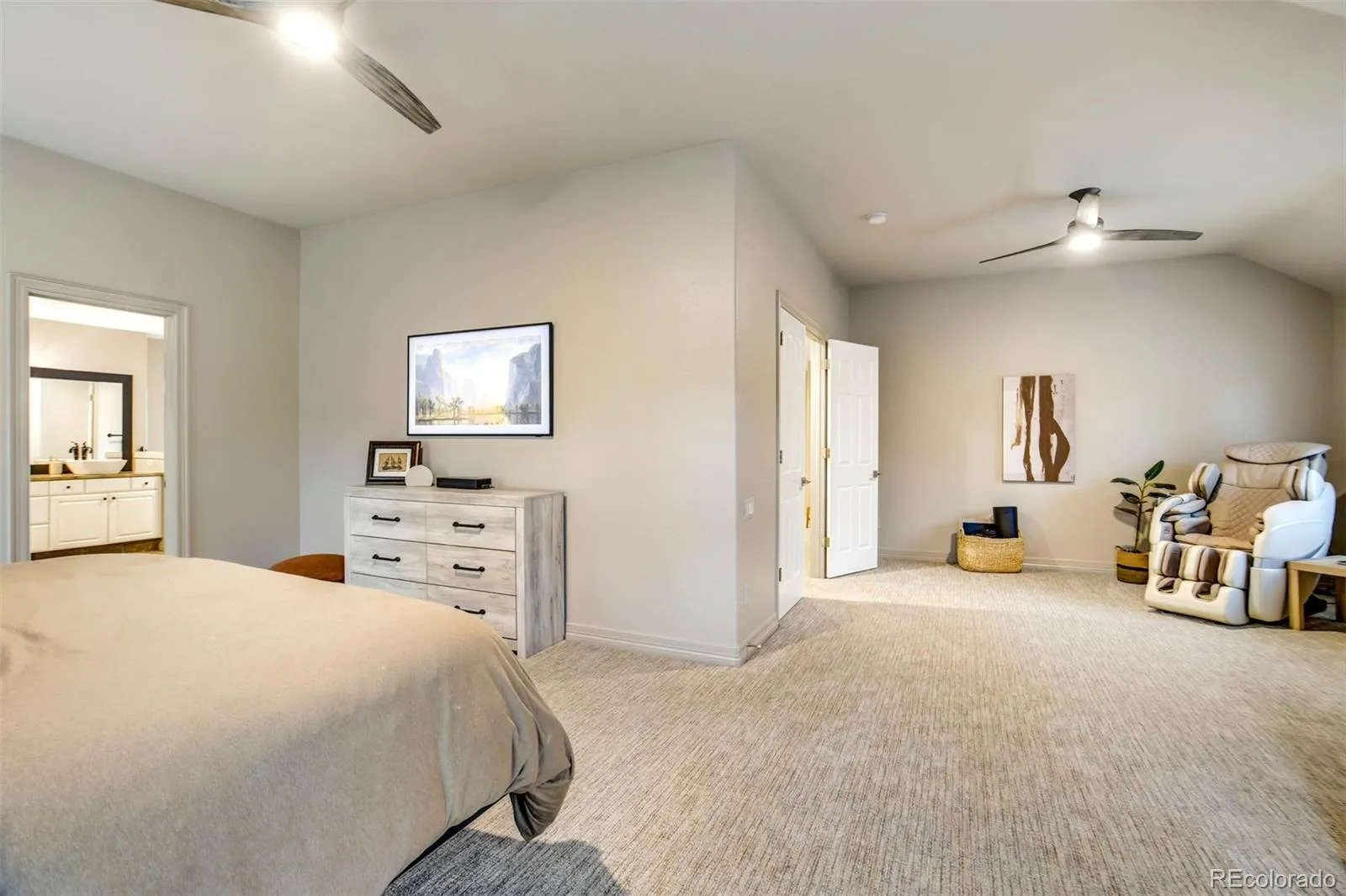 327 Ingleton Court Castle Pines CO 80108 MLS #REC3399379 04302026195350 1600 24