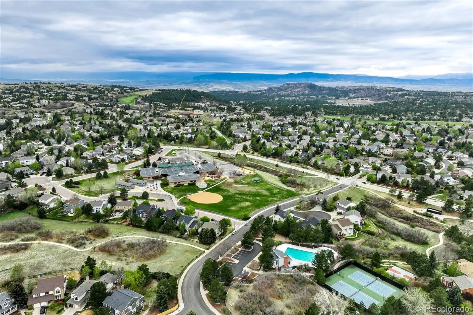 327 Ingleton Court Castle Pines CO 80108 MLS #REC3399379 04302026195350 1600 49
