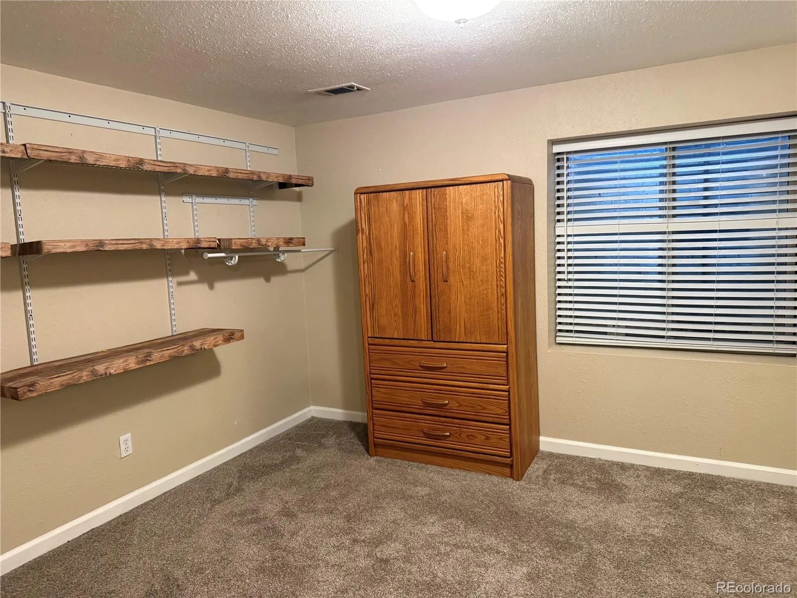8235 W Florida Avenue Lakewood CO 80232 MLS #REC3400797 06212026034807 1600 20