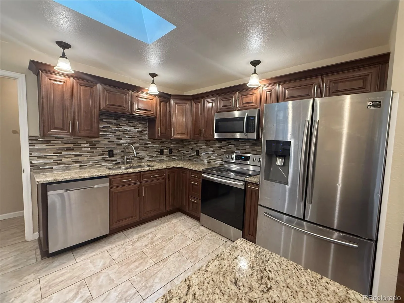 8235 W Florida Avenue Lakewood CO 80232 MLS #REC3400797 06212026034807 1600 3