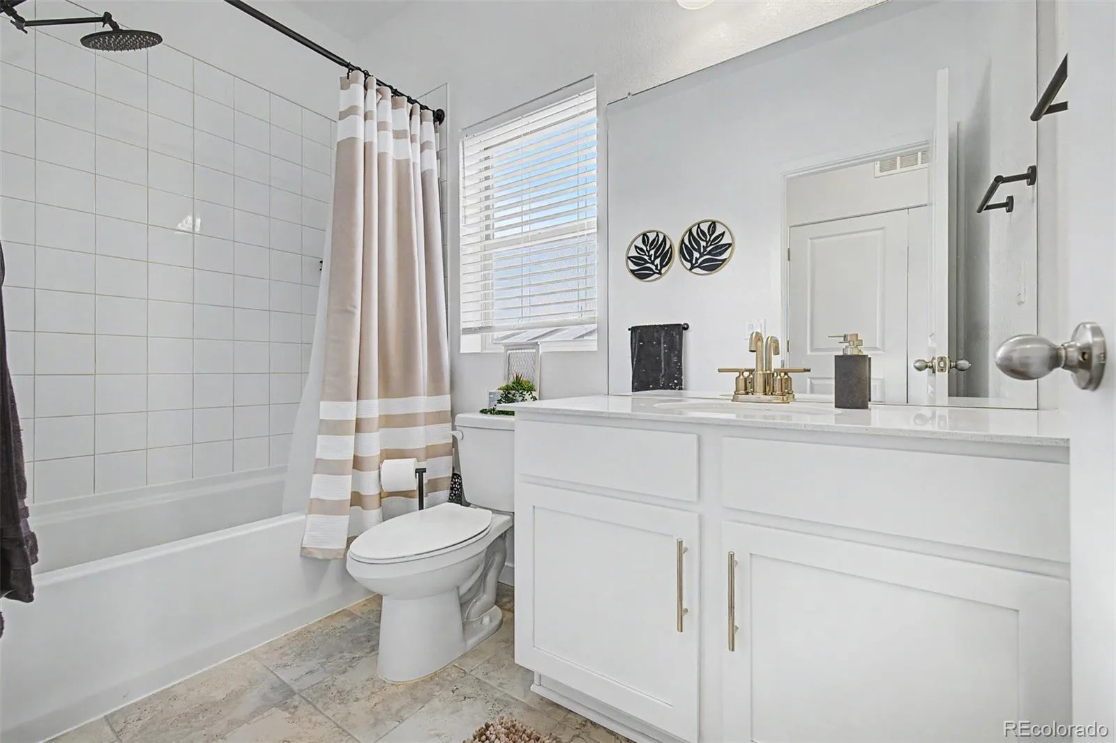 15194 W 69th Avenue Arvada CO 80007 | MLS #REC3402698 08192026001645 1600 34
