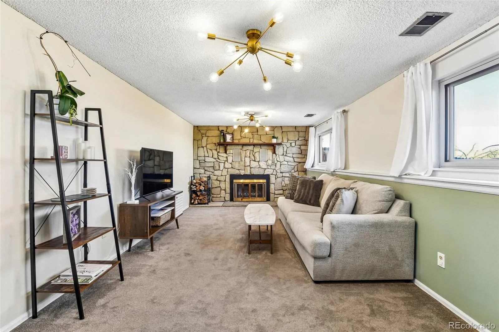 15979 E 18th Place Aurora CO 80011 MLS #REC3404490 04242026152451 1600 12