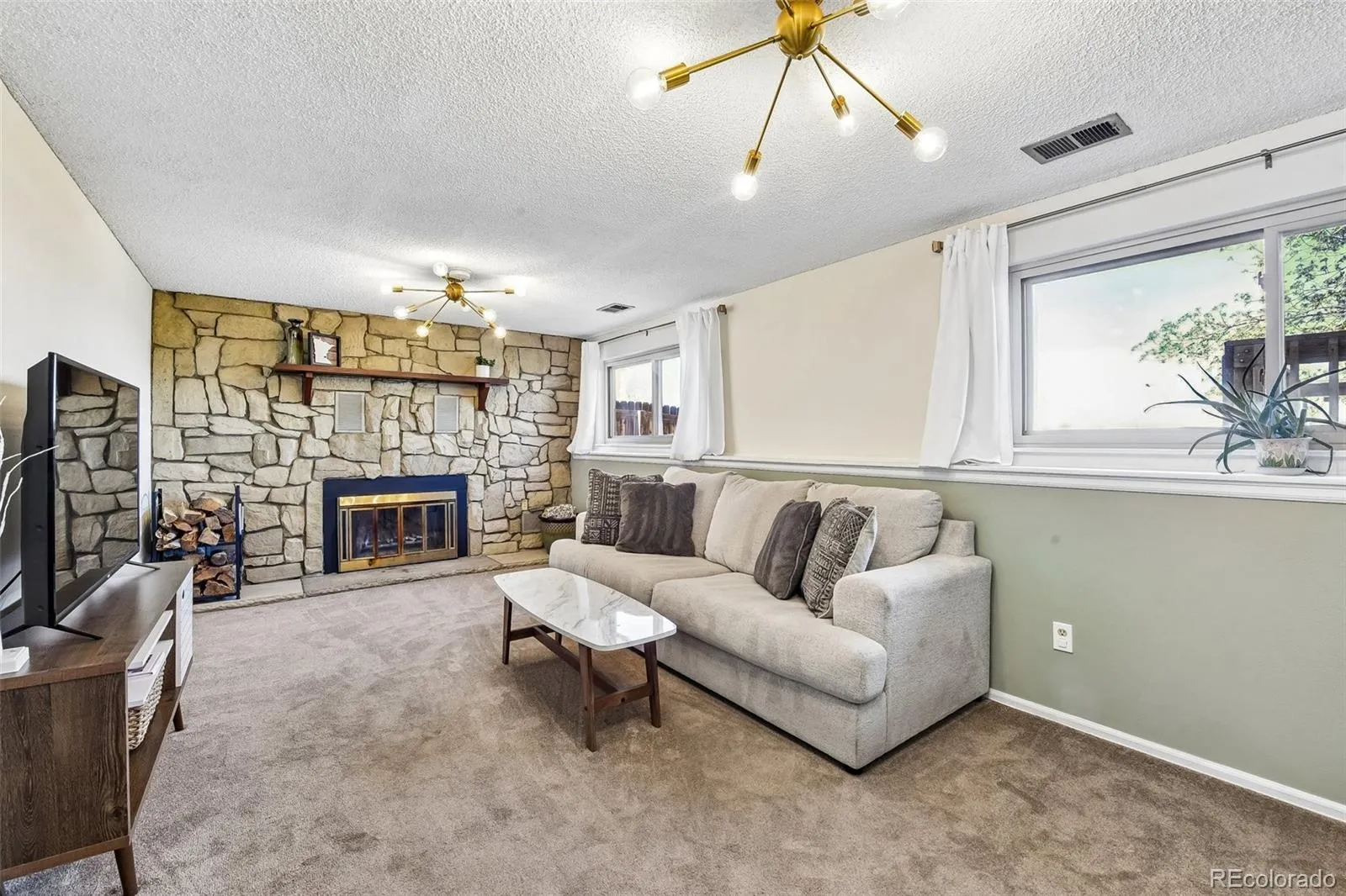15979 E 18th Place Aurora CO 80011 MLS #REC3404490 04242026152451 1600 13