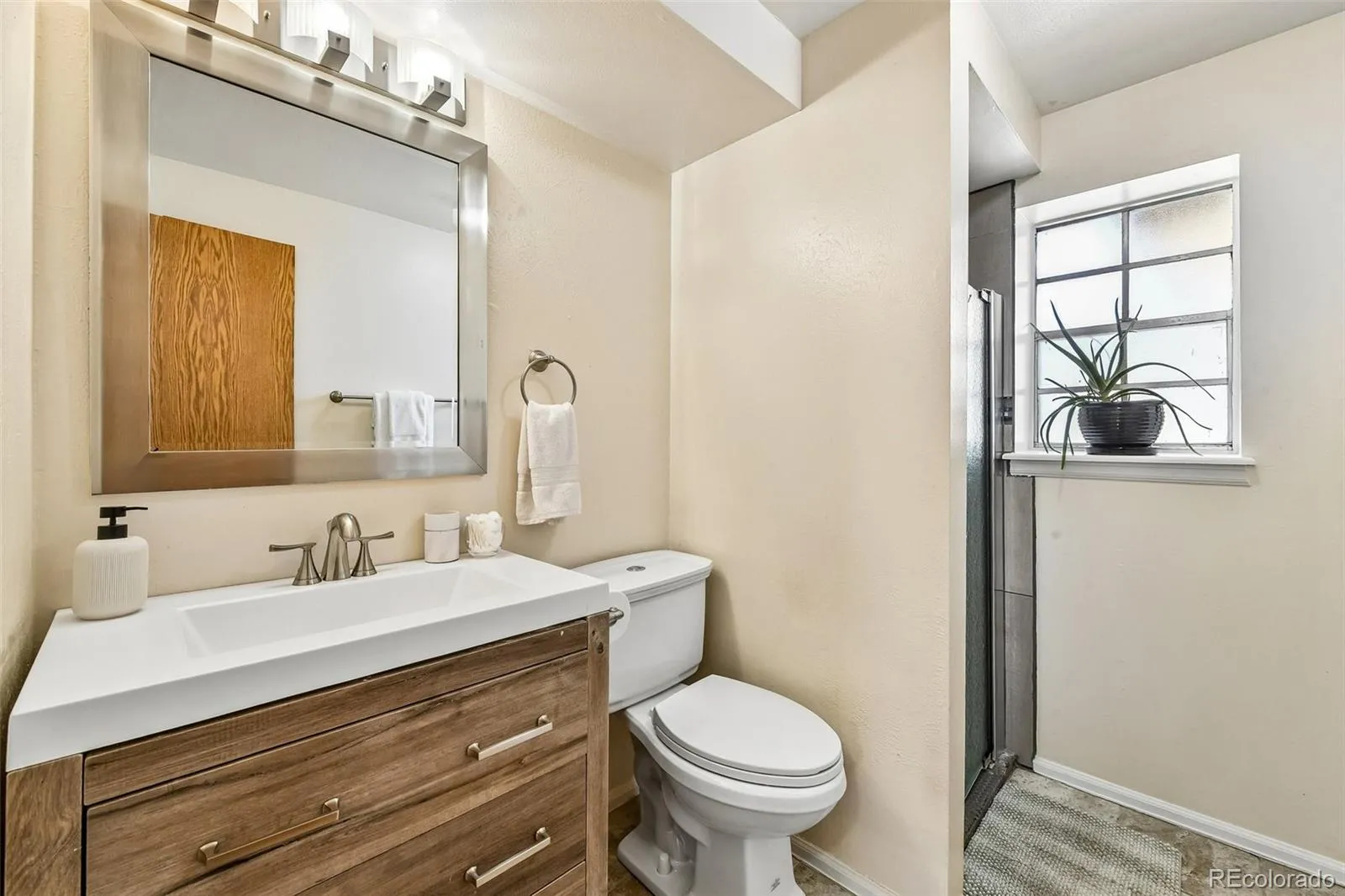 15979 E 18th Place Aurora CO 80011 MLS #REC3404490 04242026152451 1600 14