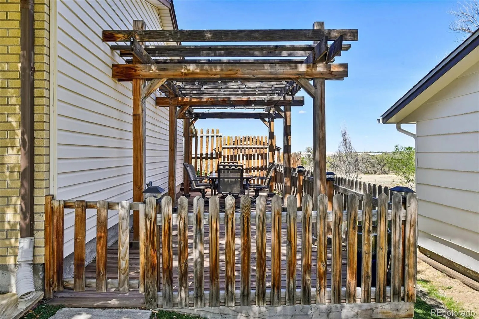 15979 E 18th Place Aurora CO 80011 MLS #REC3404490 04242026152451 1600 32