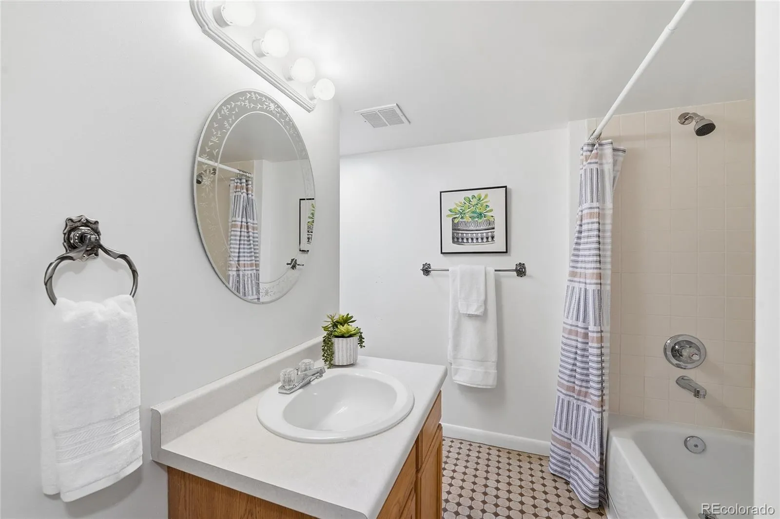 2967 W Tanforan Drive Englewood CO 80110 MLS #REC3407796 04282026172001 1600 21
