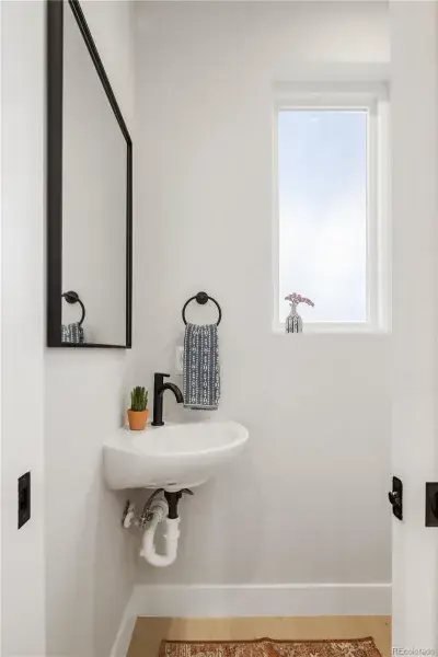 02252026011506 800 6