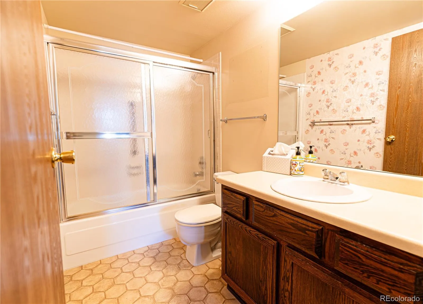 13850 E Marina Drive #206 Aurora CO 80014 MLS #REC3416247 04142026032506 1600 8