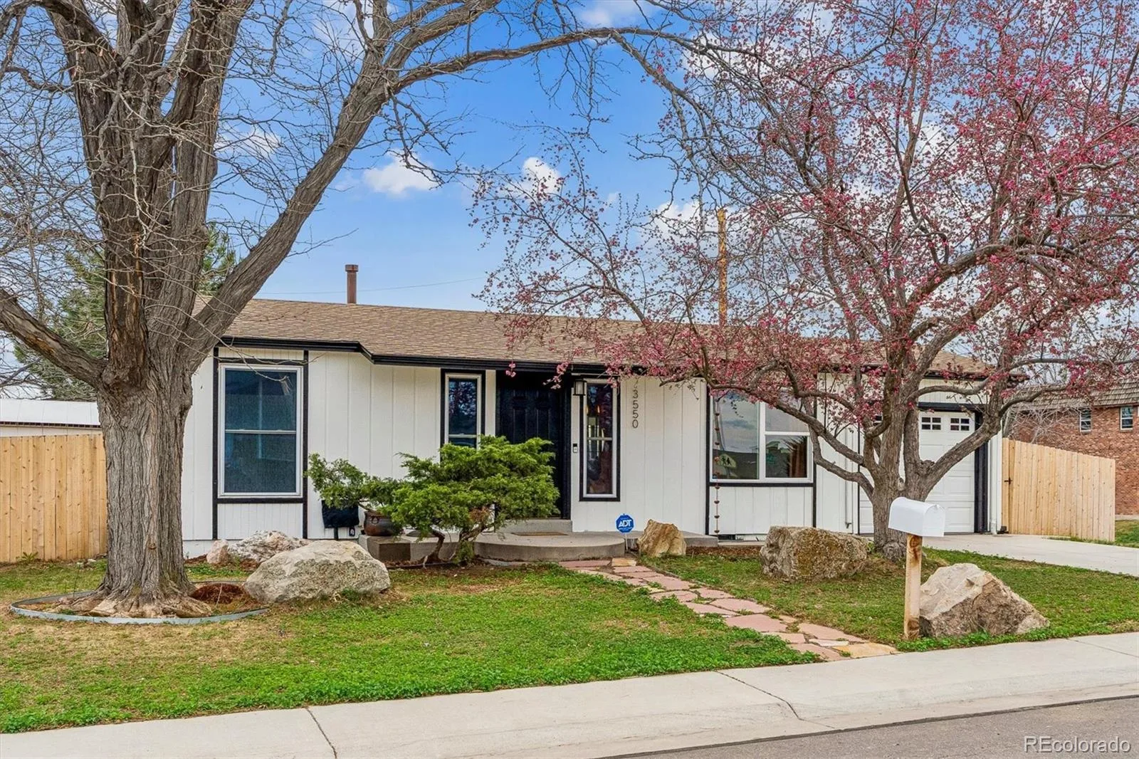 3550 W Mountain Road Englewood CO 80110 | MLS #REC3418467 07202026141622 1600 24