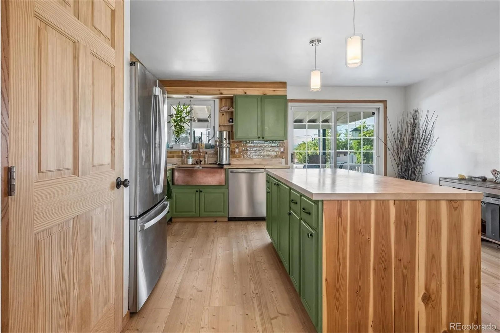 3550 W Mountain Road Englewood CO 80110 | MLS #REC3418467 07202026141622 1600 7