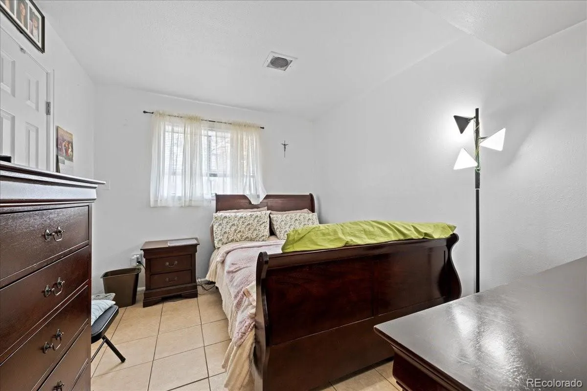 04102026183300 1200 20