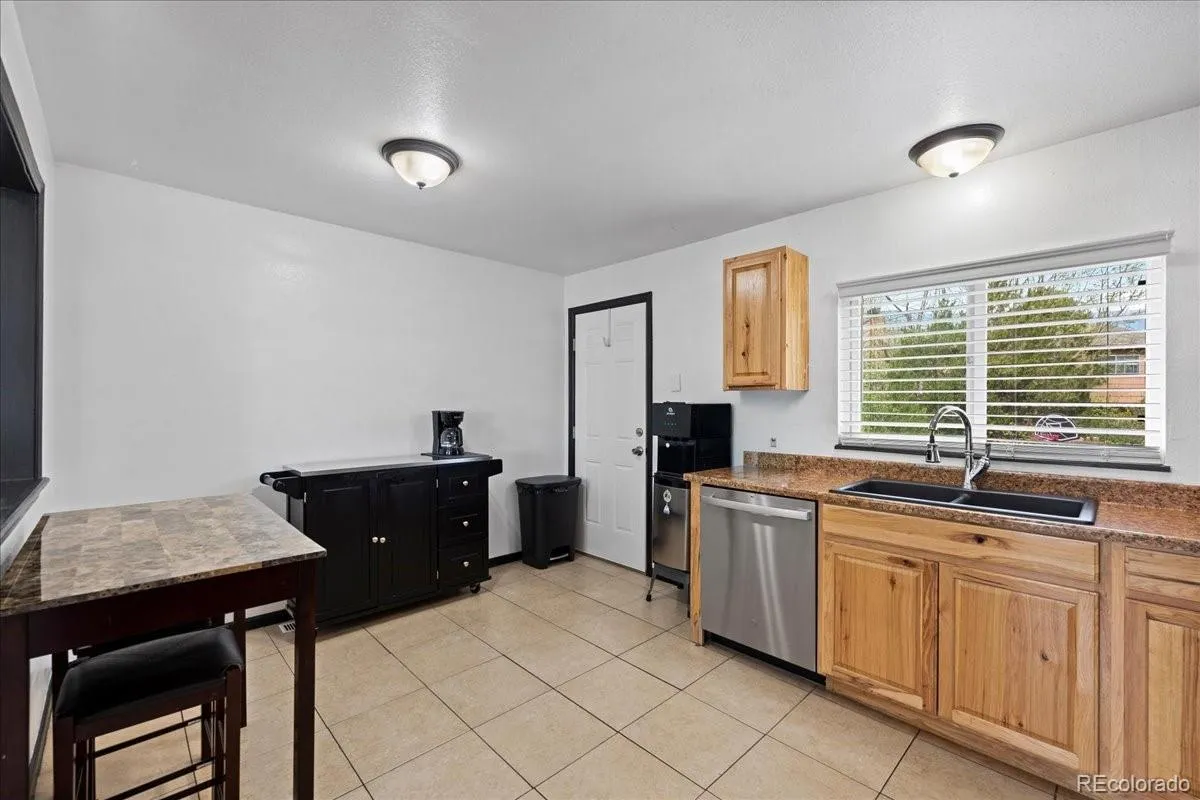 04102026183300 1200 8