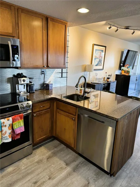100 Park Avenue #1201 Denver CO 80205 | MLS #REC3426142 06202026003945 800 7
