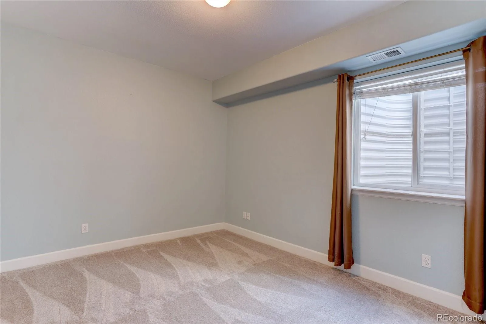6371 Esmeralda Drive Castle Rock CO 80108 MLS #REC3432788 07022026150713 1600 23