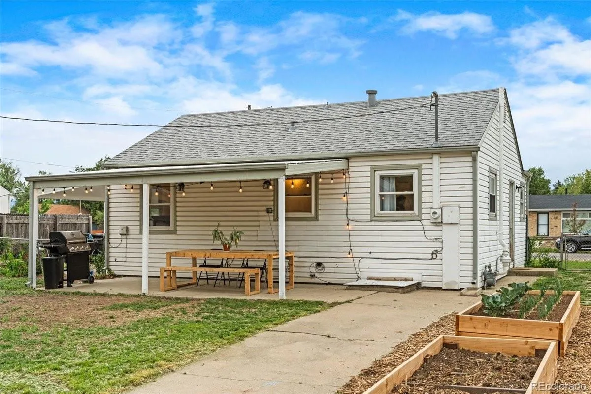1860 S Zuni Street Denver CO 80223 | MLS #REC3434118 08182026163023 1200 35