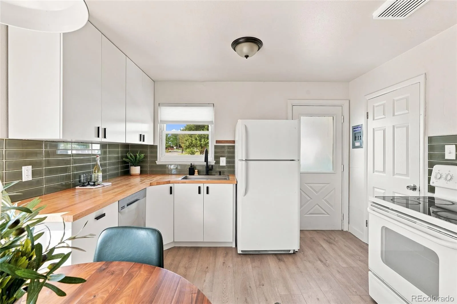 1860 S Zuni Street Denver CO 80223 | MLS #REC3434118 08182026163023 1600 12