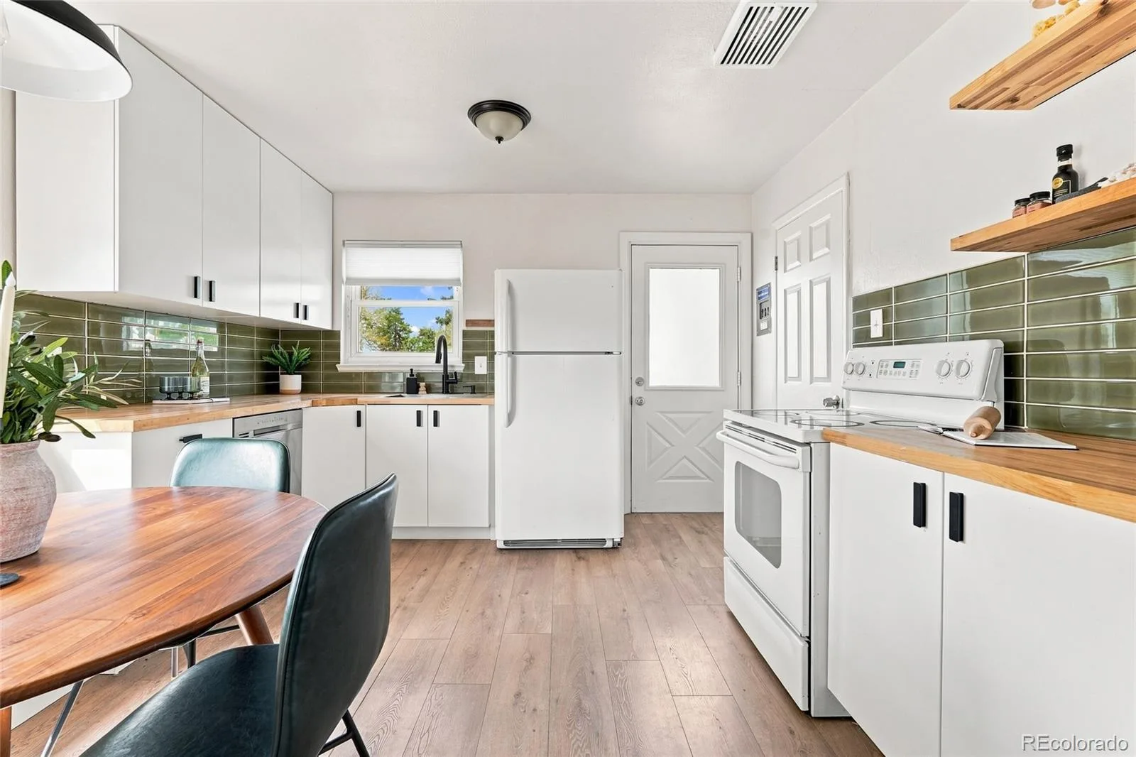 1860 S Zuni Street Denver CO 80223 | MLS #REC3434118 08182026163023 1600 13