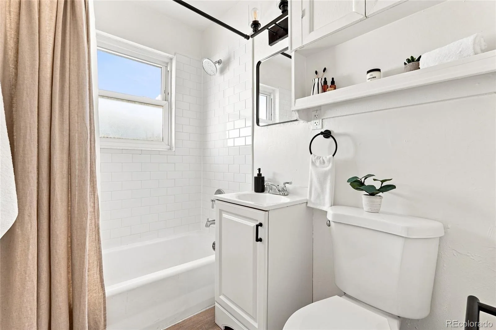 1860 S Zuni Street Denver CO 80223 | MLS #REC3434118 08182026163023 1600 27