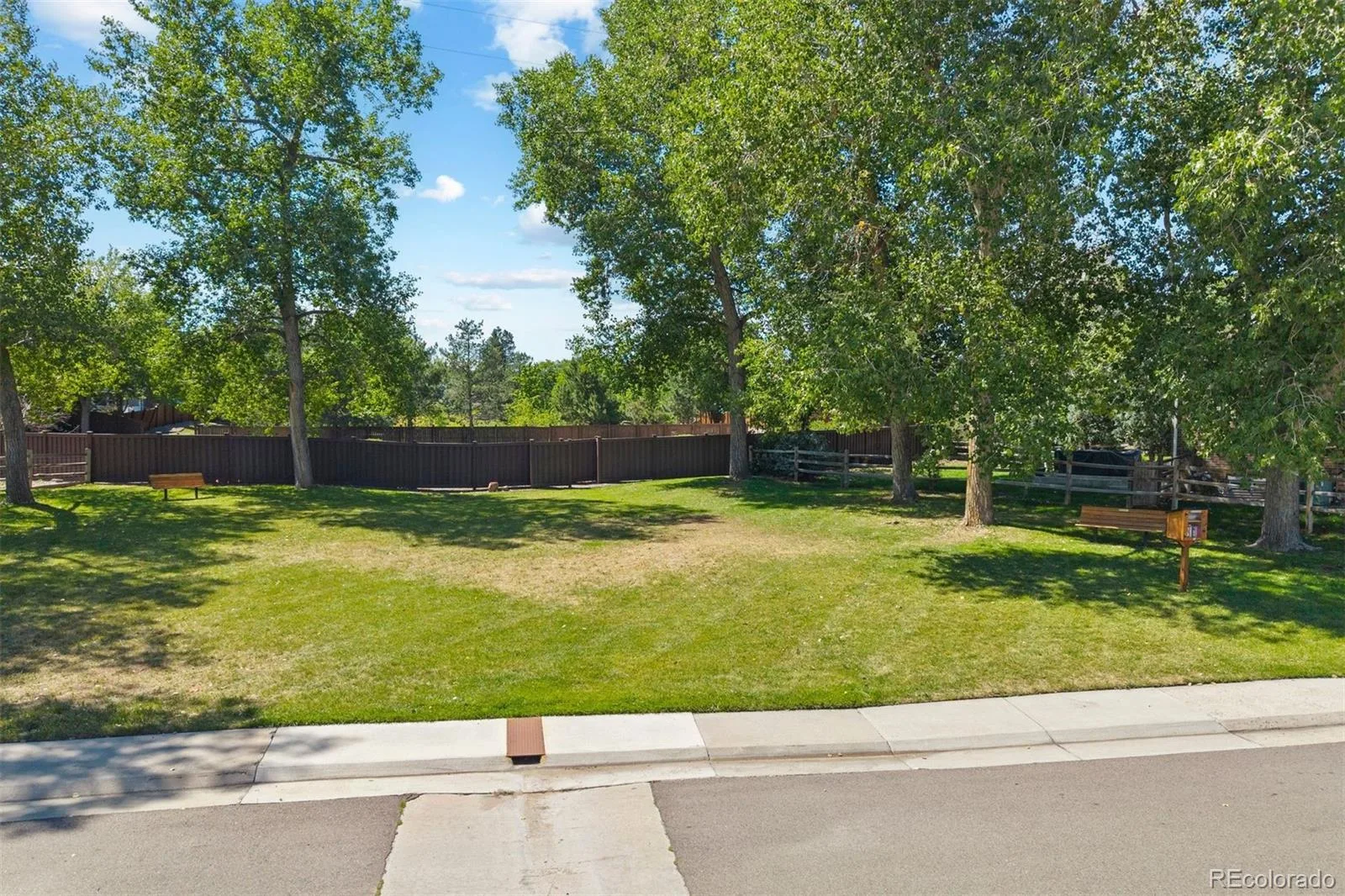 7359 S Monaco Street Englewood CO 80112 | MLS #REC3434414 08192026195828 1600 24