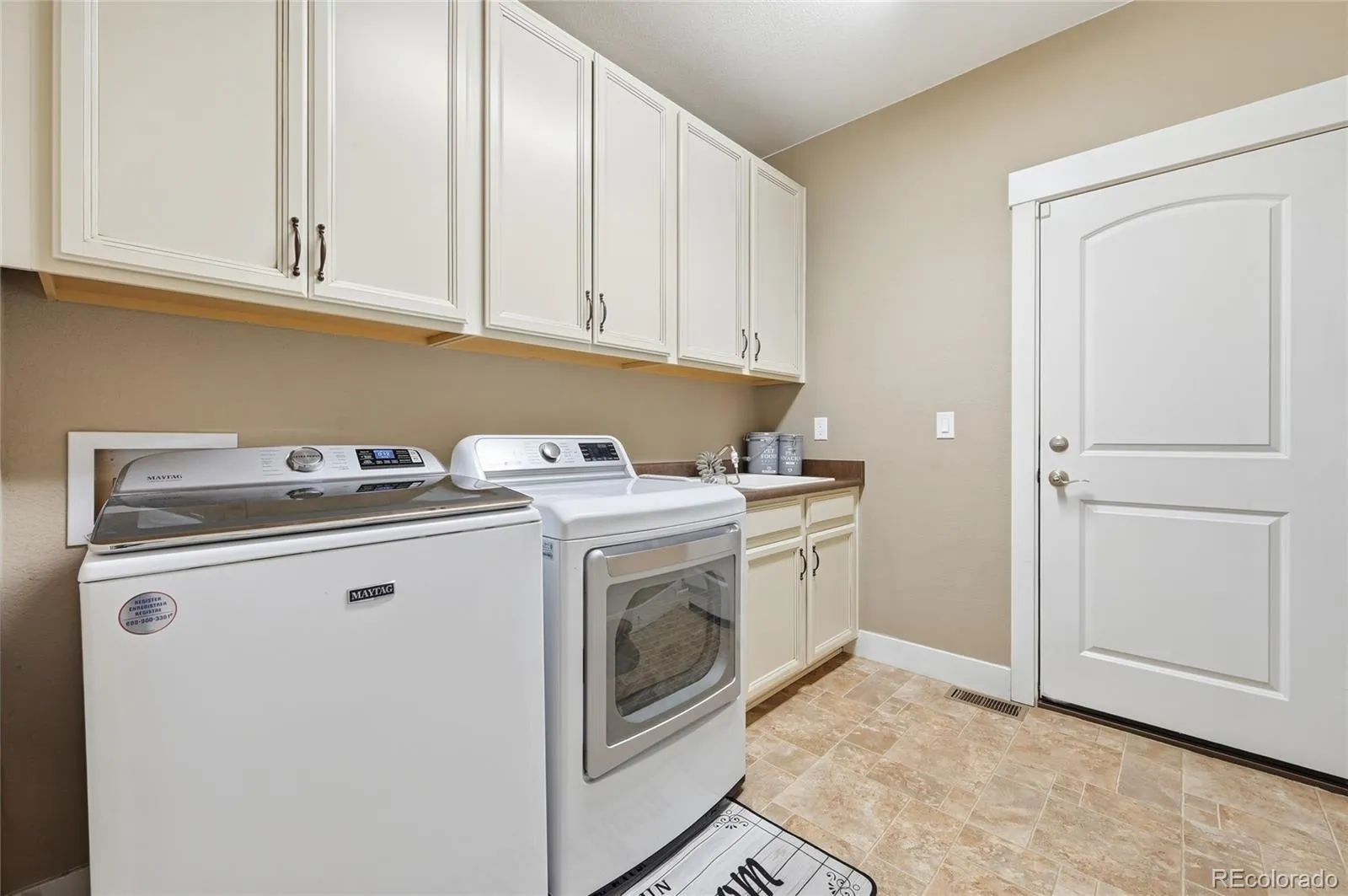 7961 S Flat Rock Way Aurora CO 80016 MLS #REC3437275 05152026211123 1600 23