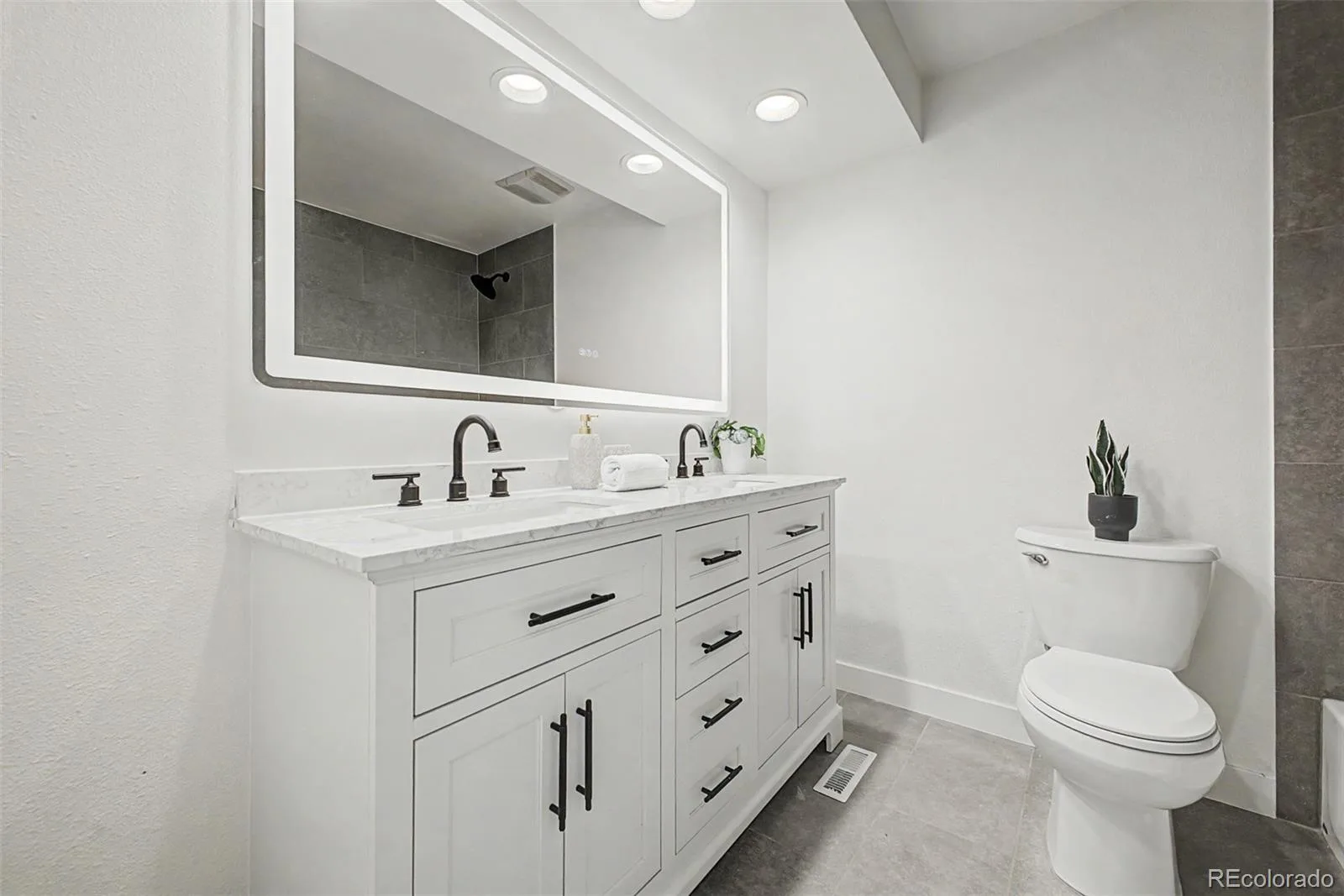 8346 E Girard Avenue Denver CO 80231 MLS #REC3438156 07092026154034 1600 12