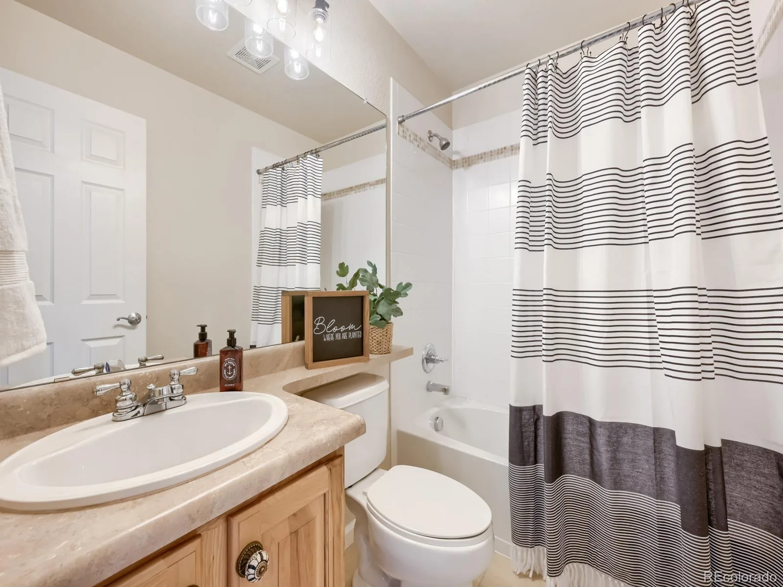 8327 Braun Court Arvada CO 80005 MLS #REC3439124 07142026165935 1600 25