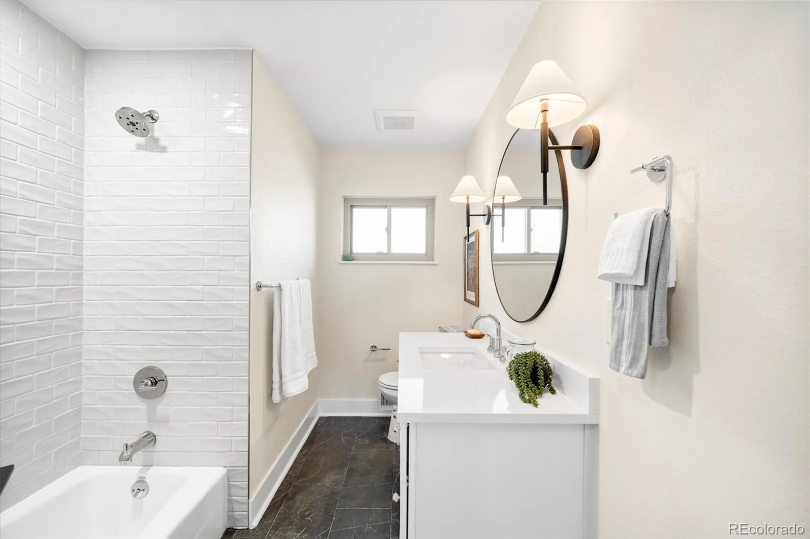 04102026174558 1600 16