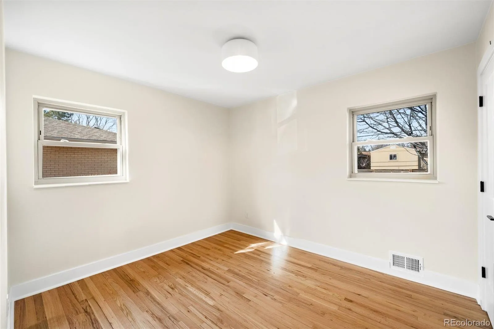 04102026174558 1600 21