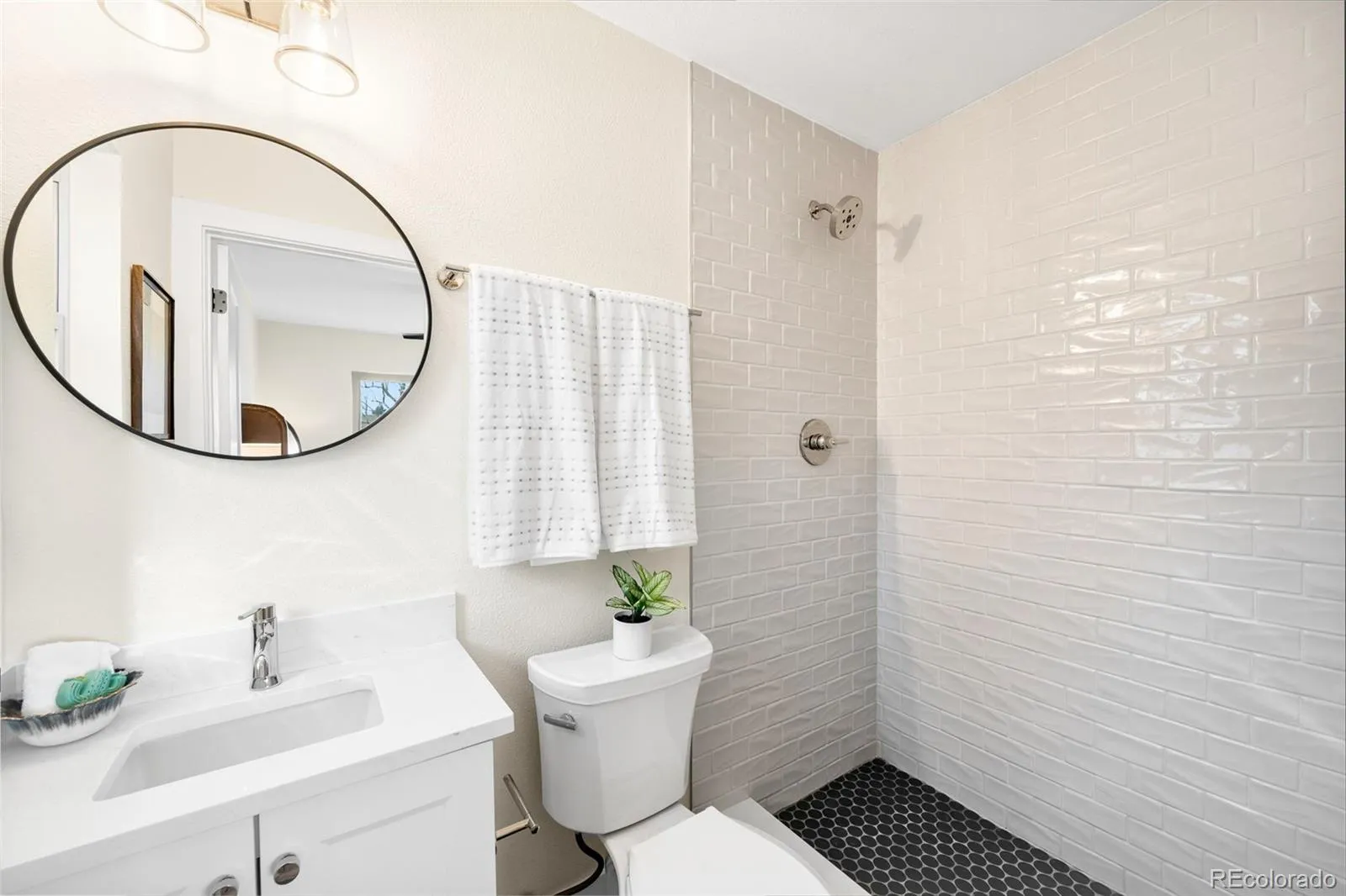 04102026174558 1600 25