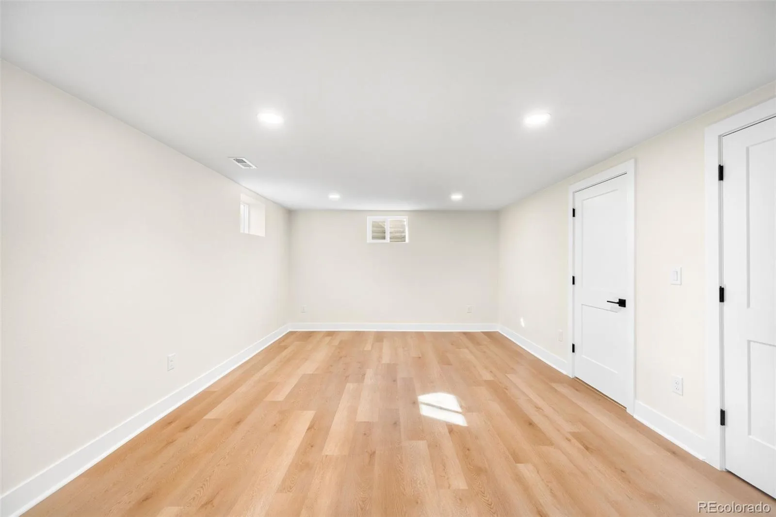 04102026174558 1600 35