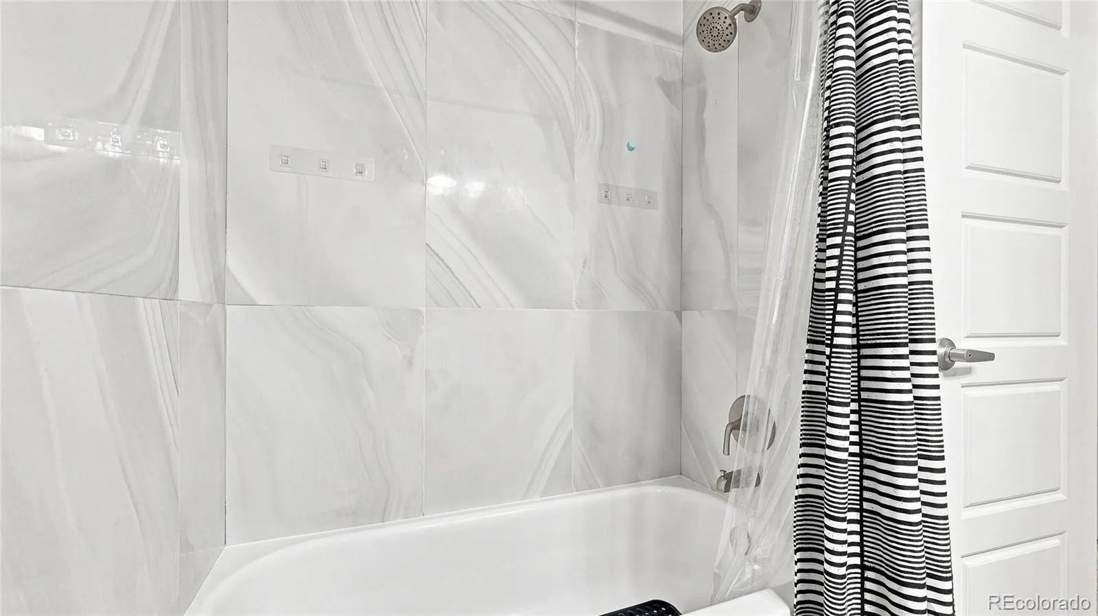 73 S Sable Boulevard #D16 Aurora CO 80012 | MLS #REC3441677 08212026161346 1600 14