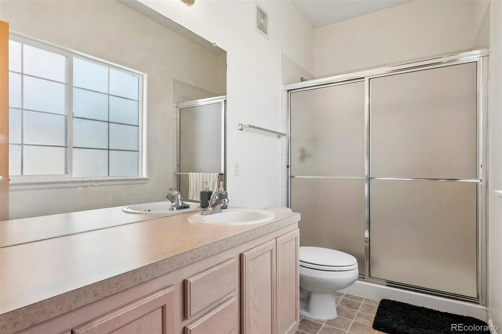 1445 S Chambers Road #101 Aurora CO 80017 | MLS #REC3441914 08232026002253 1600 13